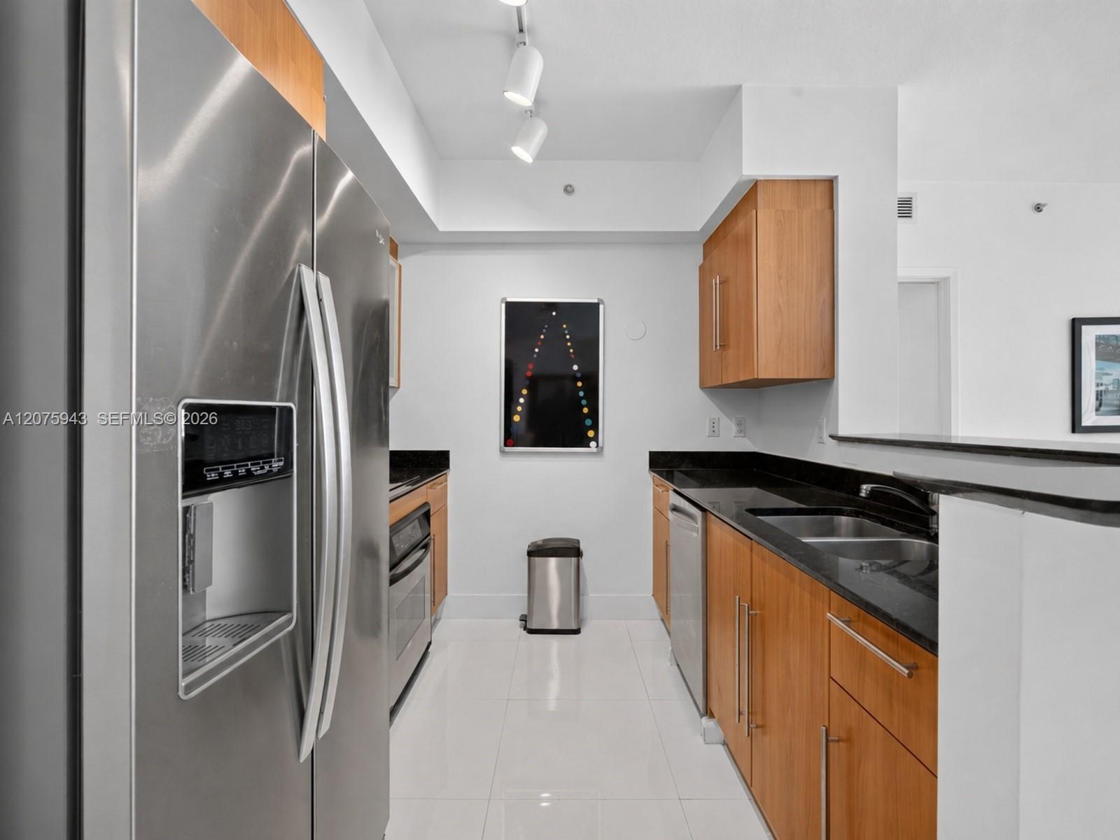 335 S Biscayne Boulevard 1503 Property Photo 18