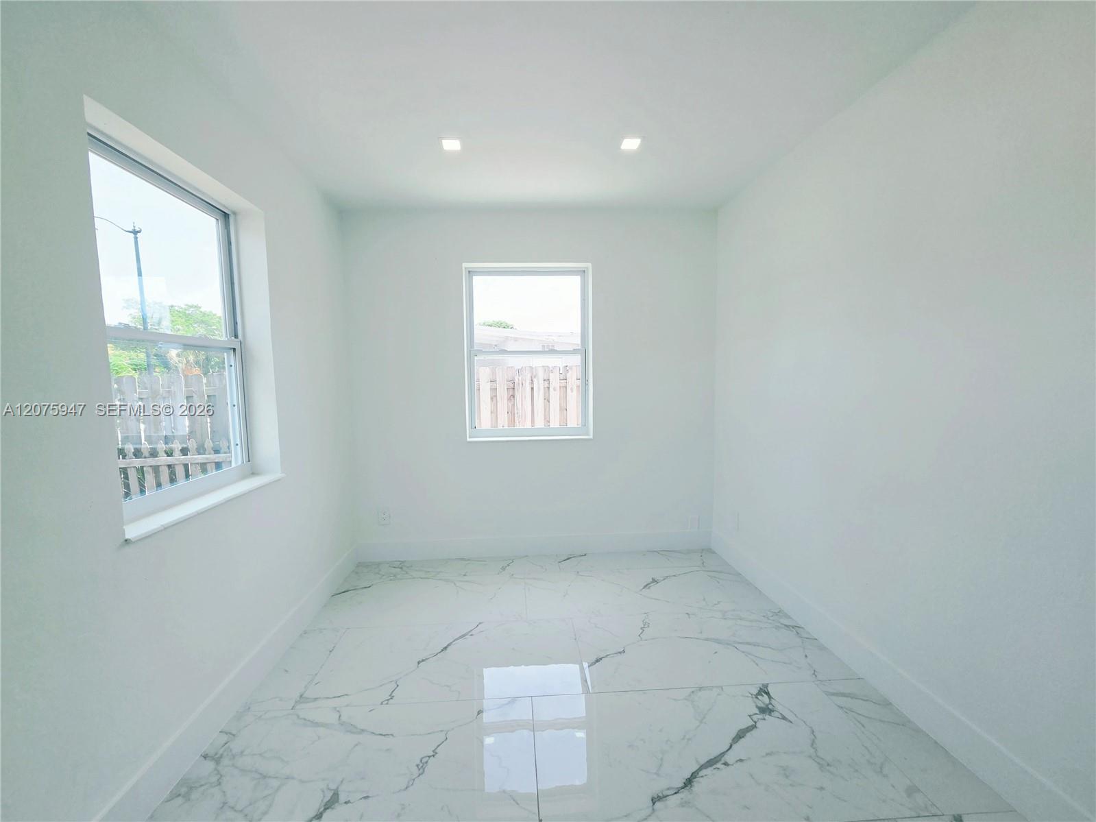 5301 Ne 17th Avenue - Property Photo 21
