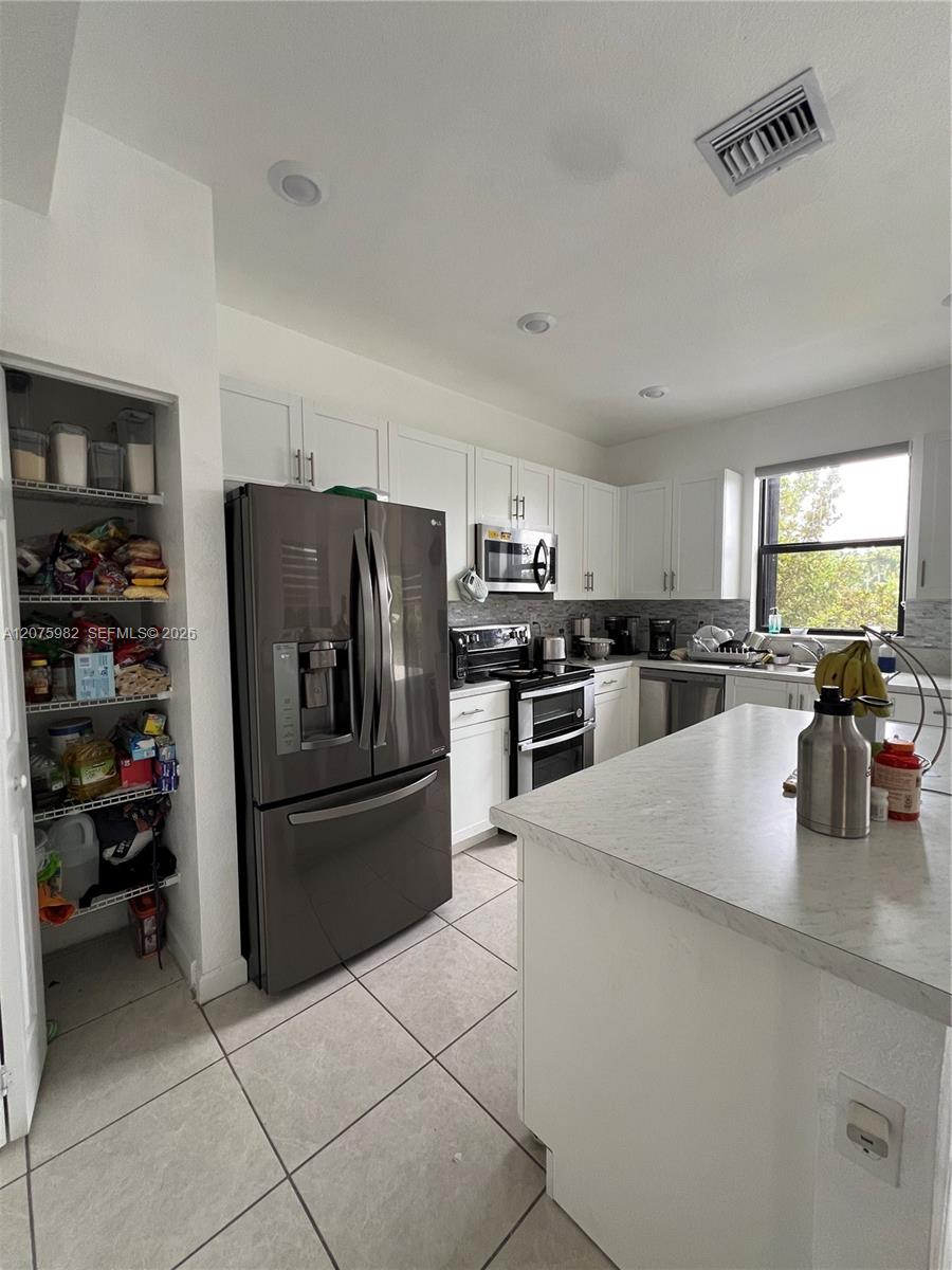 5946 Mustang Manor Property Photo 6