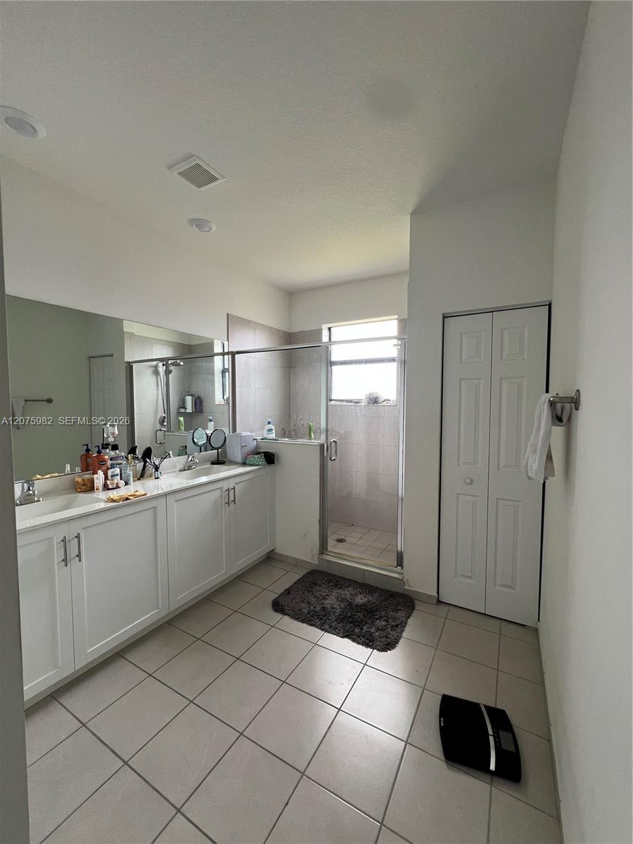 5946 Mustang Manor Property Photo 16
