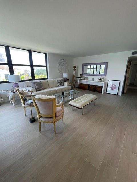 A12076002 Property Photo 6