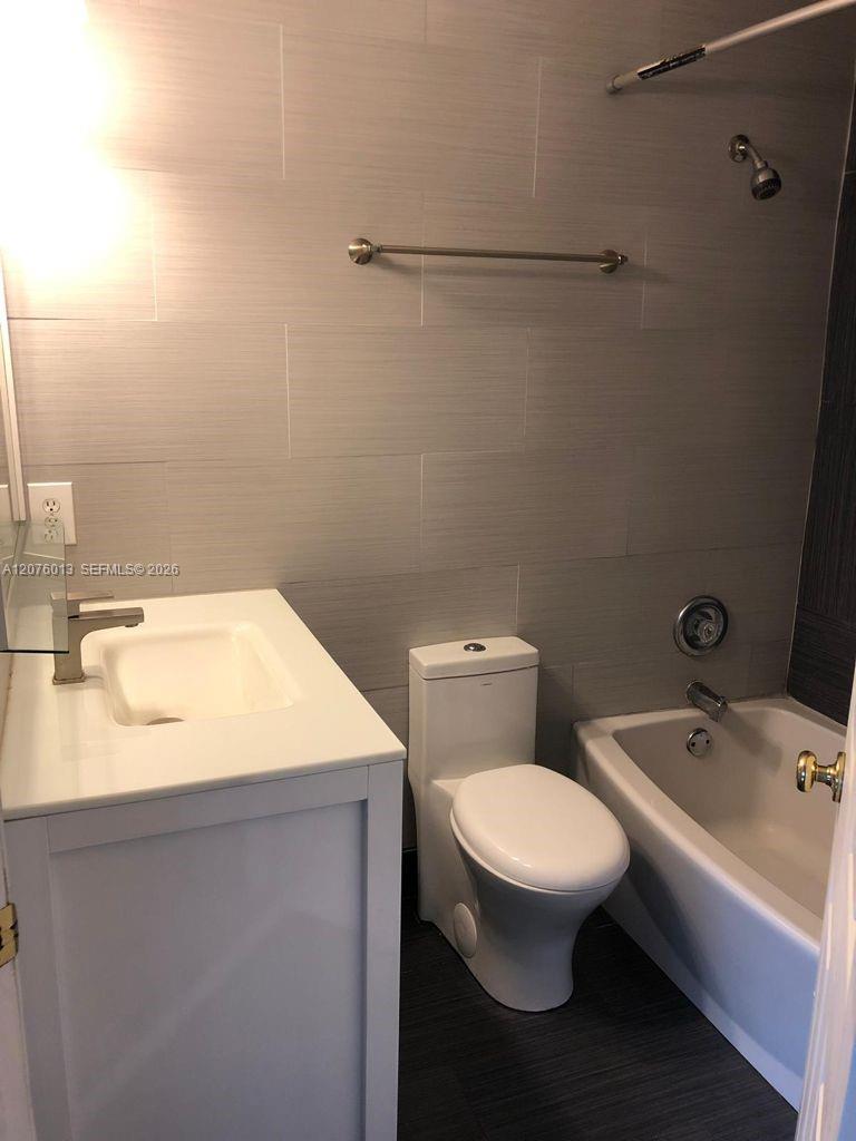 5779 Nw 116th Avenue 105 Property Photo 14