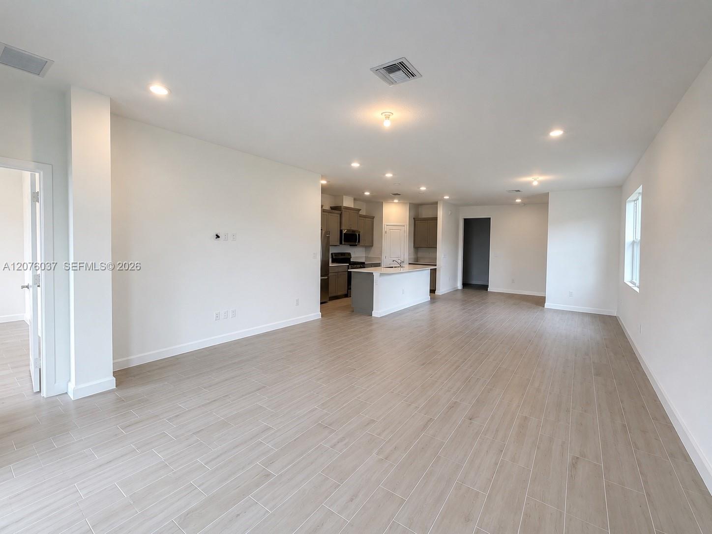 A12076037 Property Photo 5