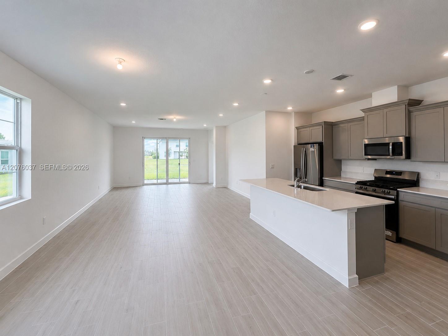 A12076037 Property Photo 5