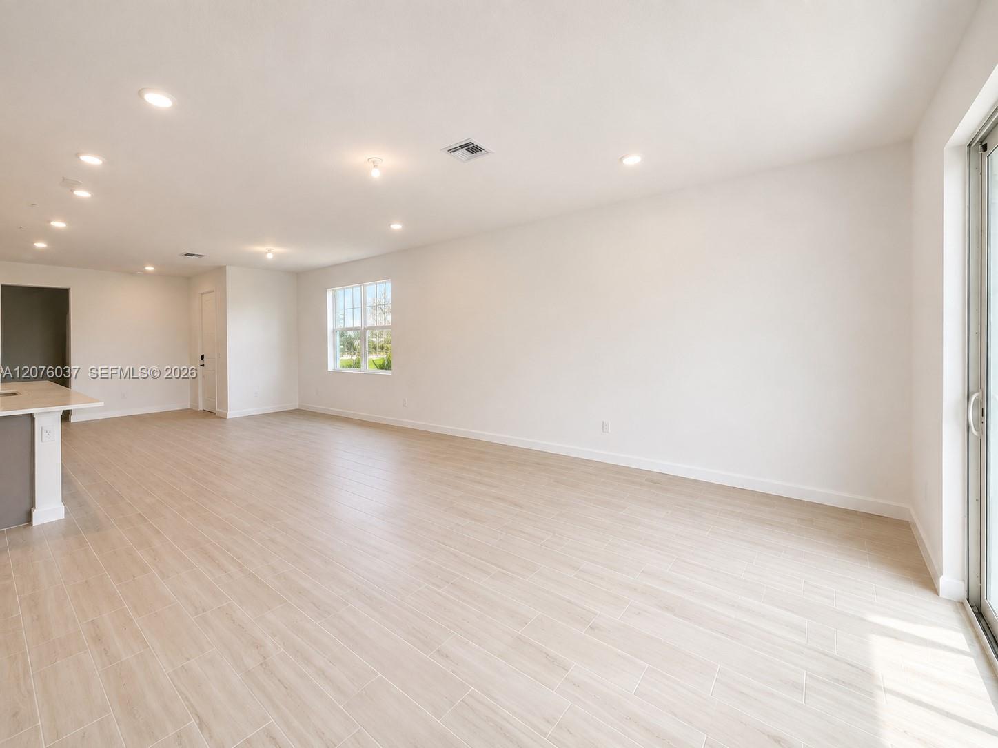 A12076037 Property Photo 7
