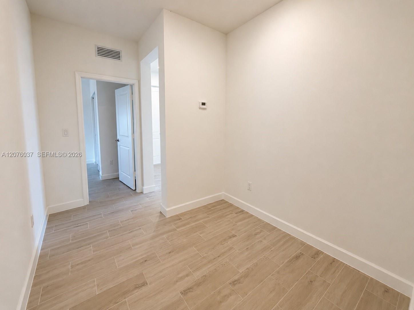 A12076037 Property Photo 15