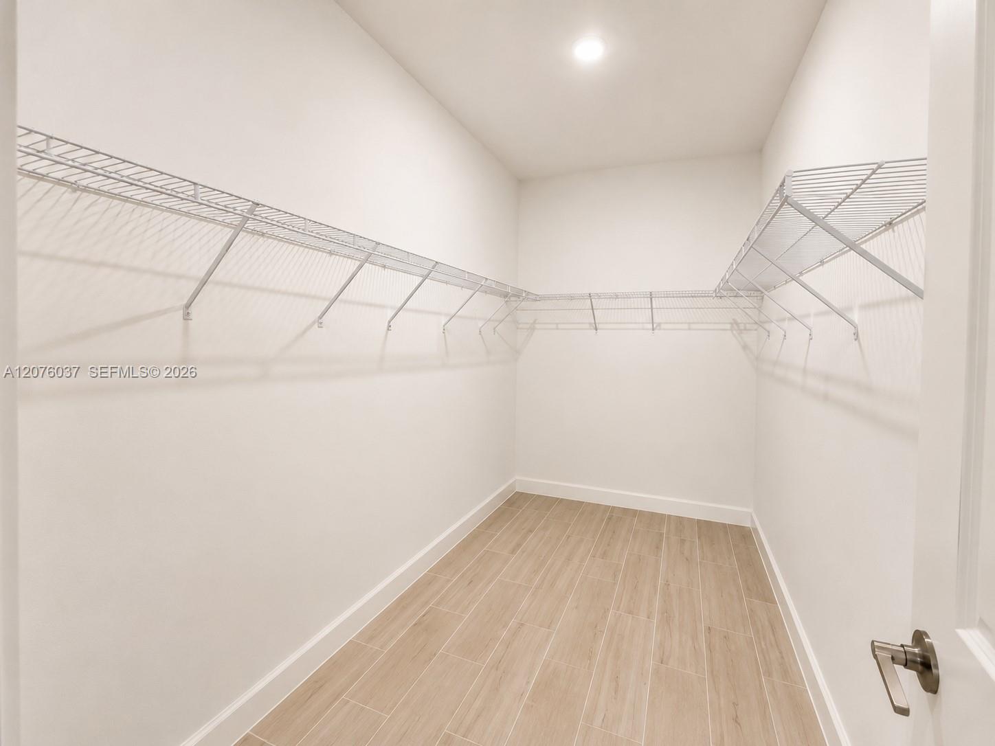 A12076037 Property Photo 20