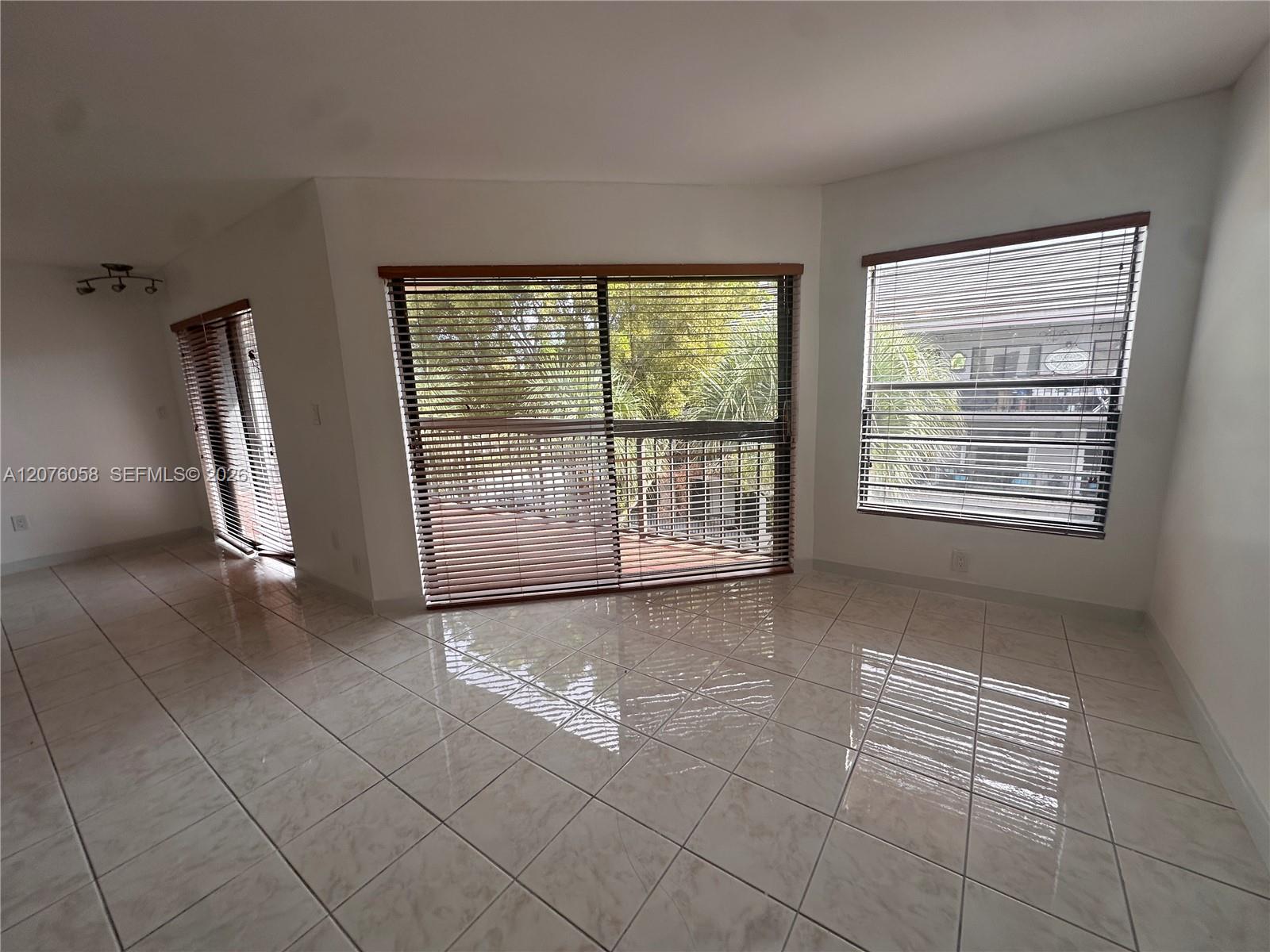 8810 Sw 132nd Place 401dn Property Photo 10