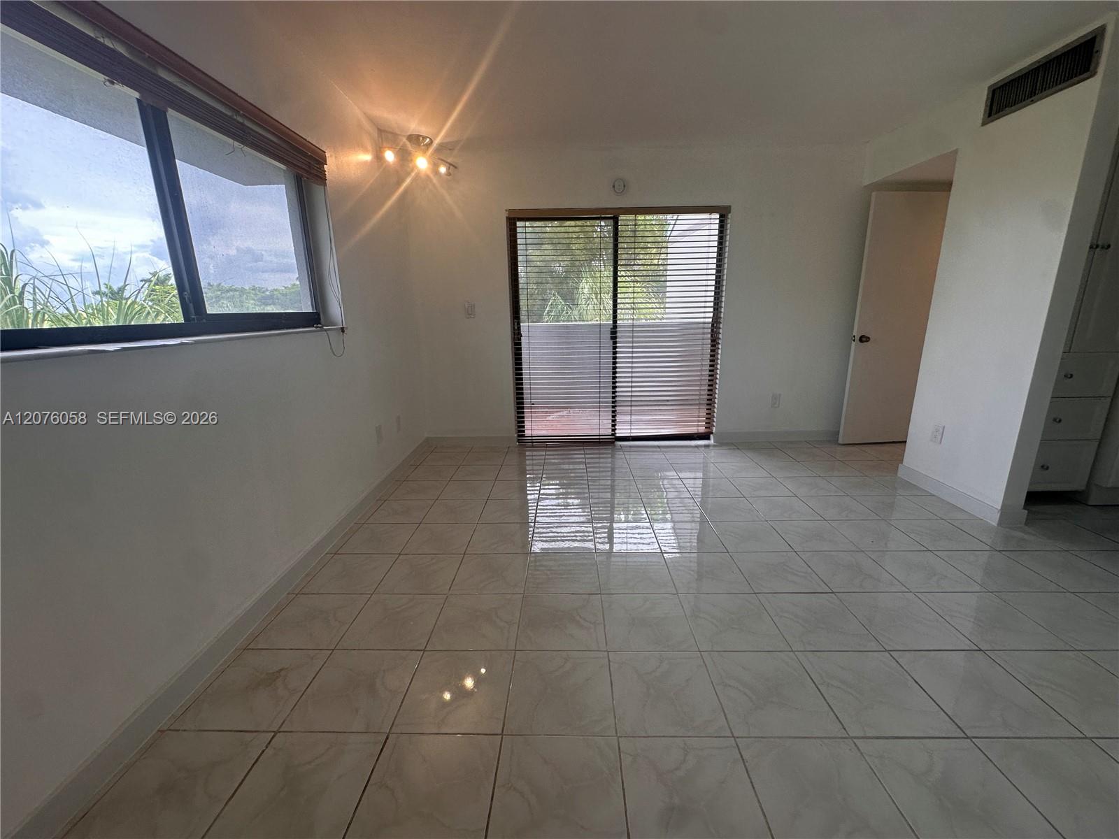 8810 Sw 132nd Place 401dn Property Photo 12