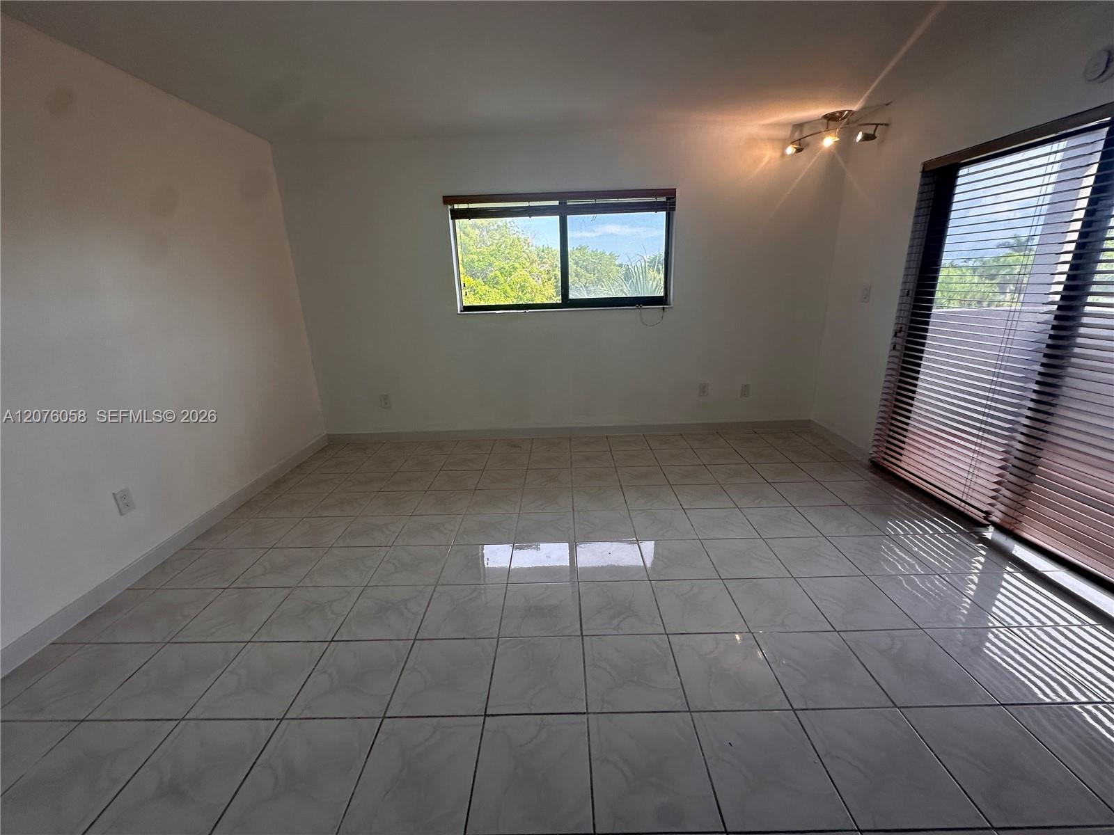 8810 Sw 132nd Place 401dn Property Photo 13