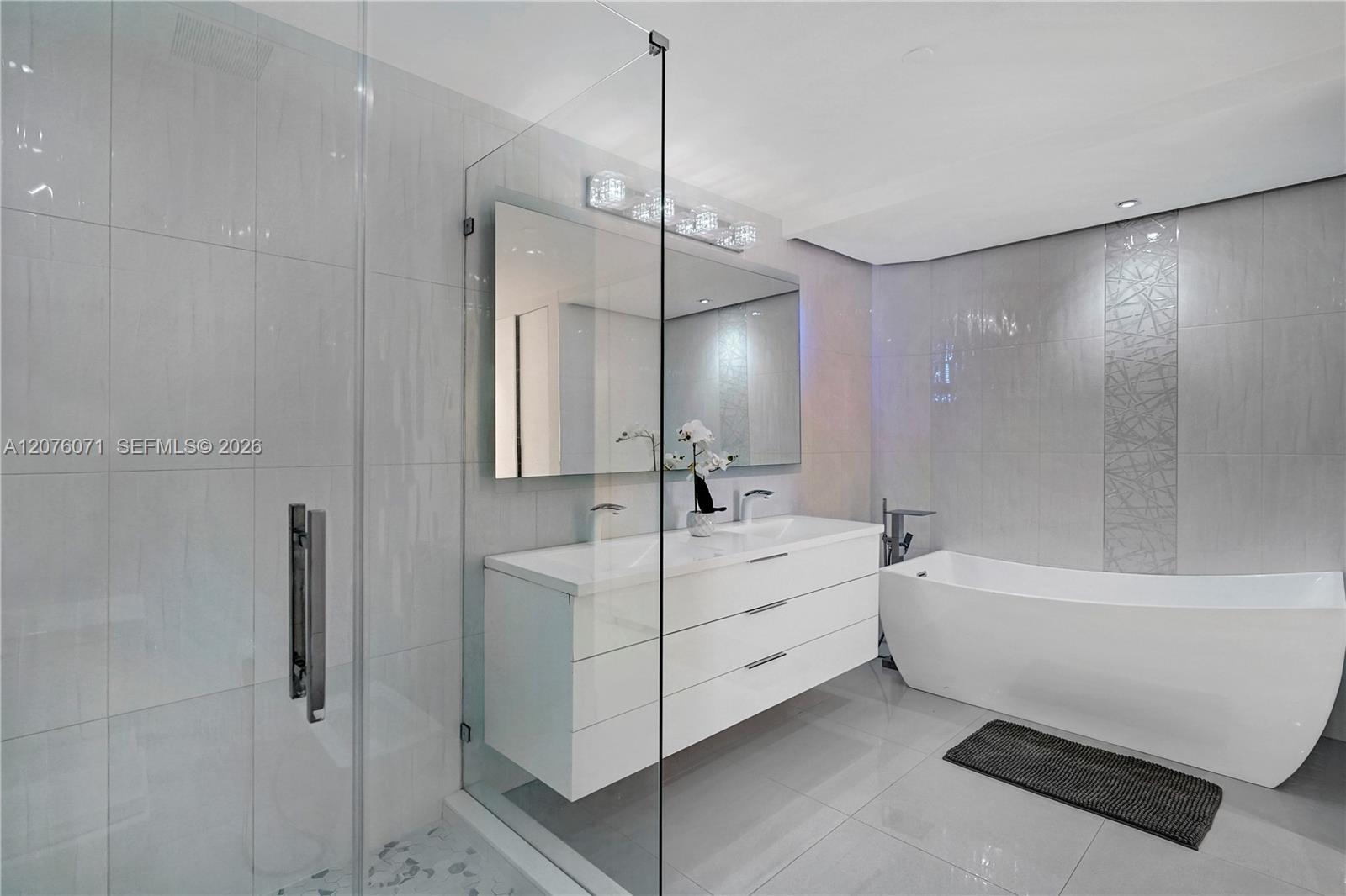 1717 N Bayshore Drive A-4242 Property Photo 14
