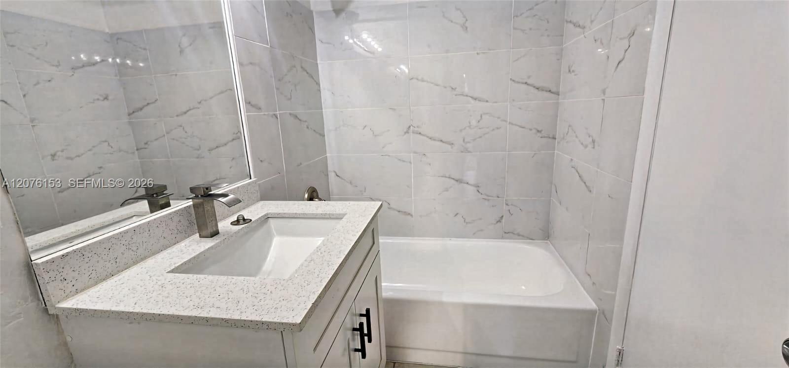 6339 La Costa Drive B Property Photo 6