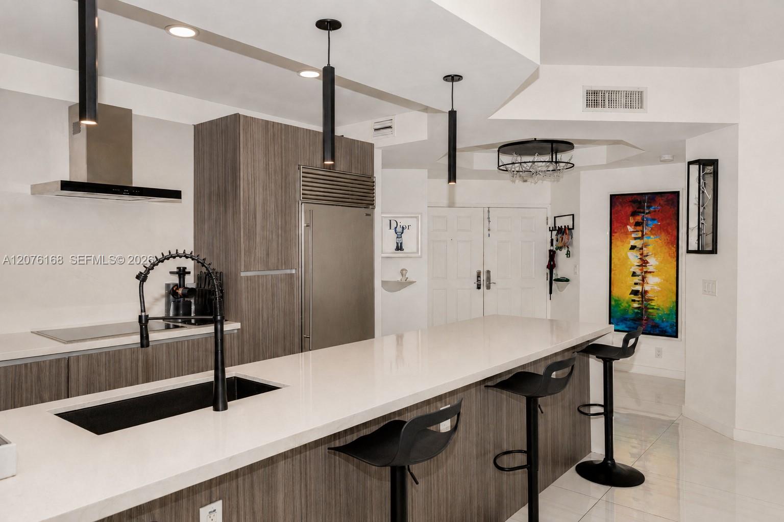 3700 Island Boulevard C402 Property Photo 13