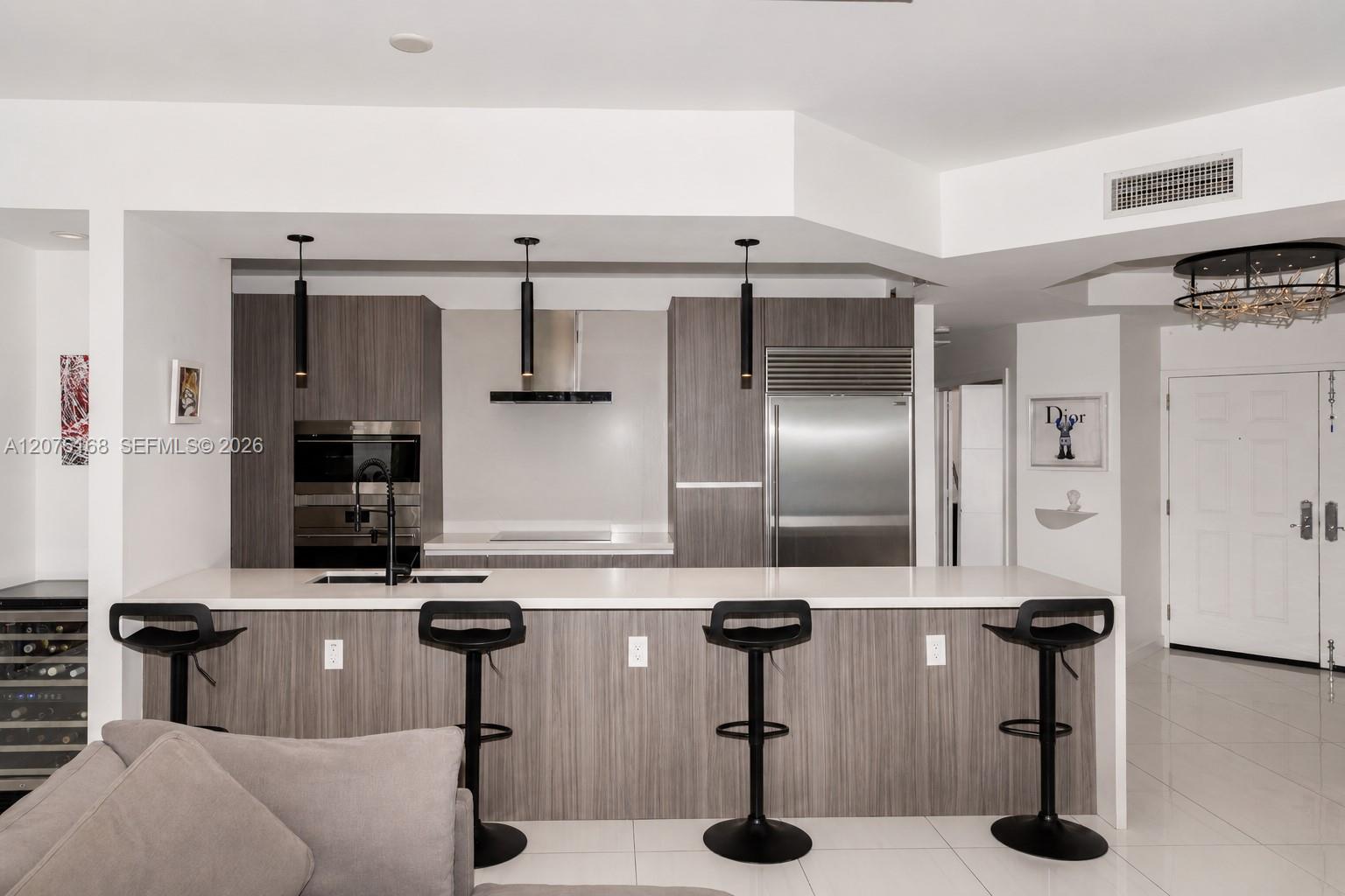 3700 Island Boulevard C402 Property Photo 15