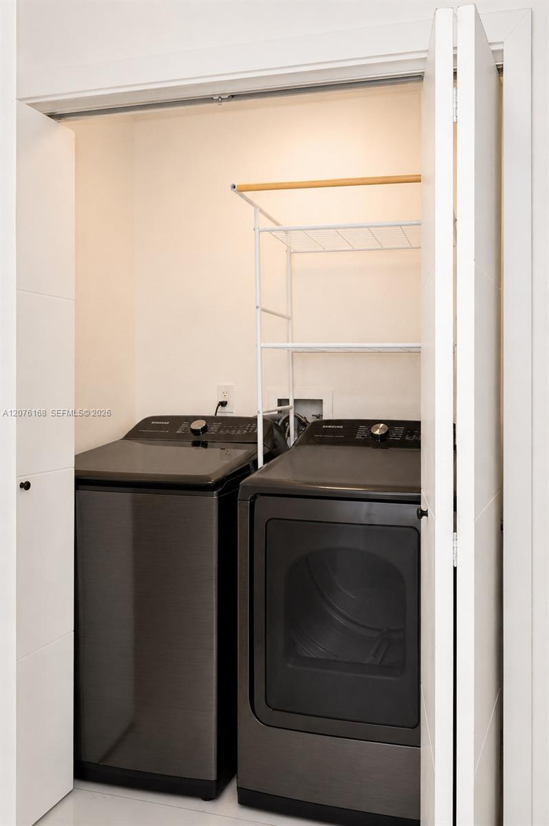 3700 Island Boulevard C402 Property Photo 46