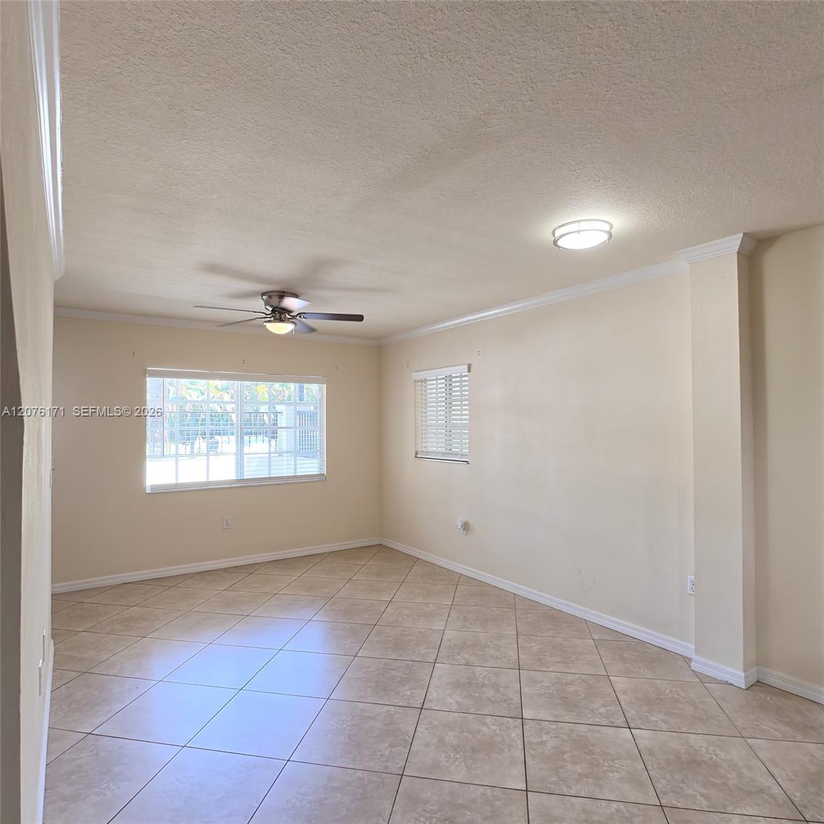 1000 Palm Trail 8 Property Photo 3