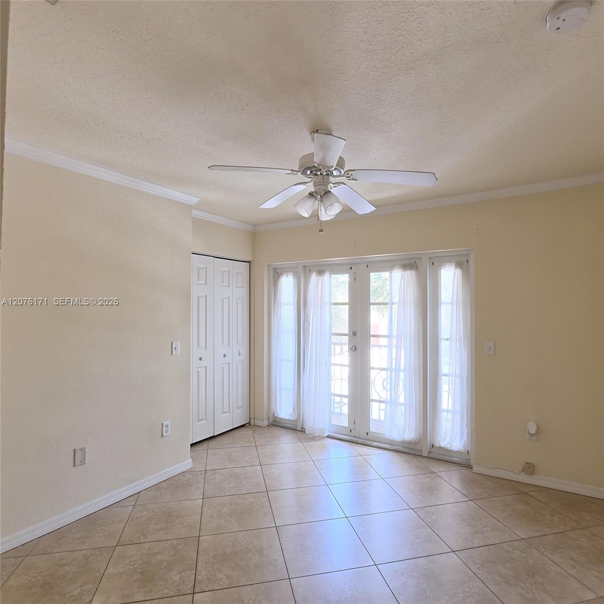 1000 Palm Trail 8 Property Photo 7