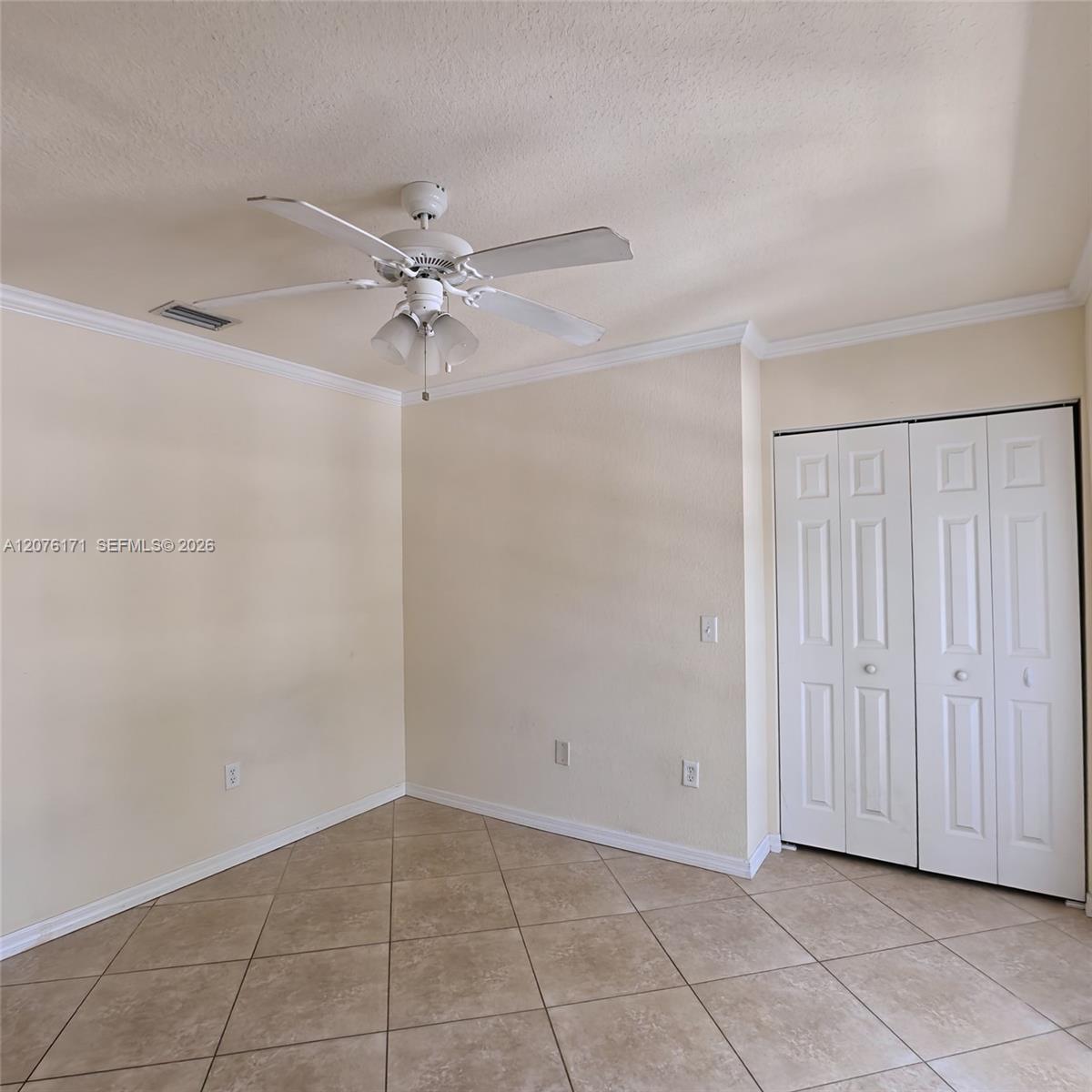 1000 Palm Trail 8 Property Photo 8