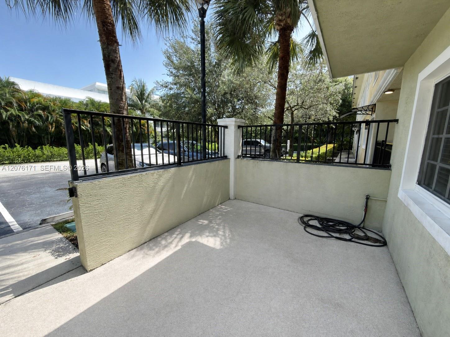 1000 Palm Trail 8 Property Photo 16