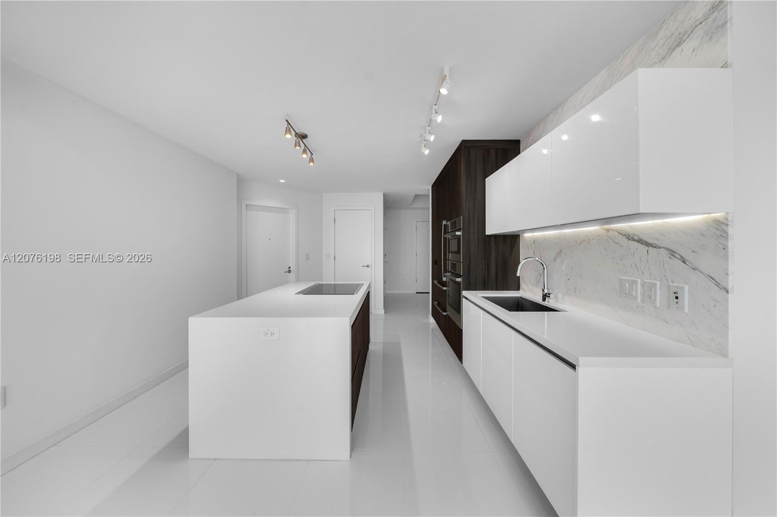 851 Ne 1st Avenue 2106 Property Photo 2