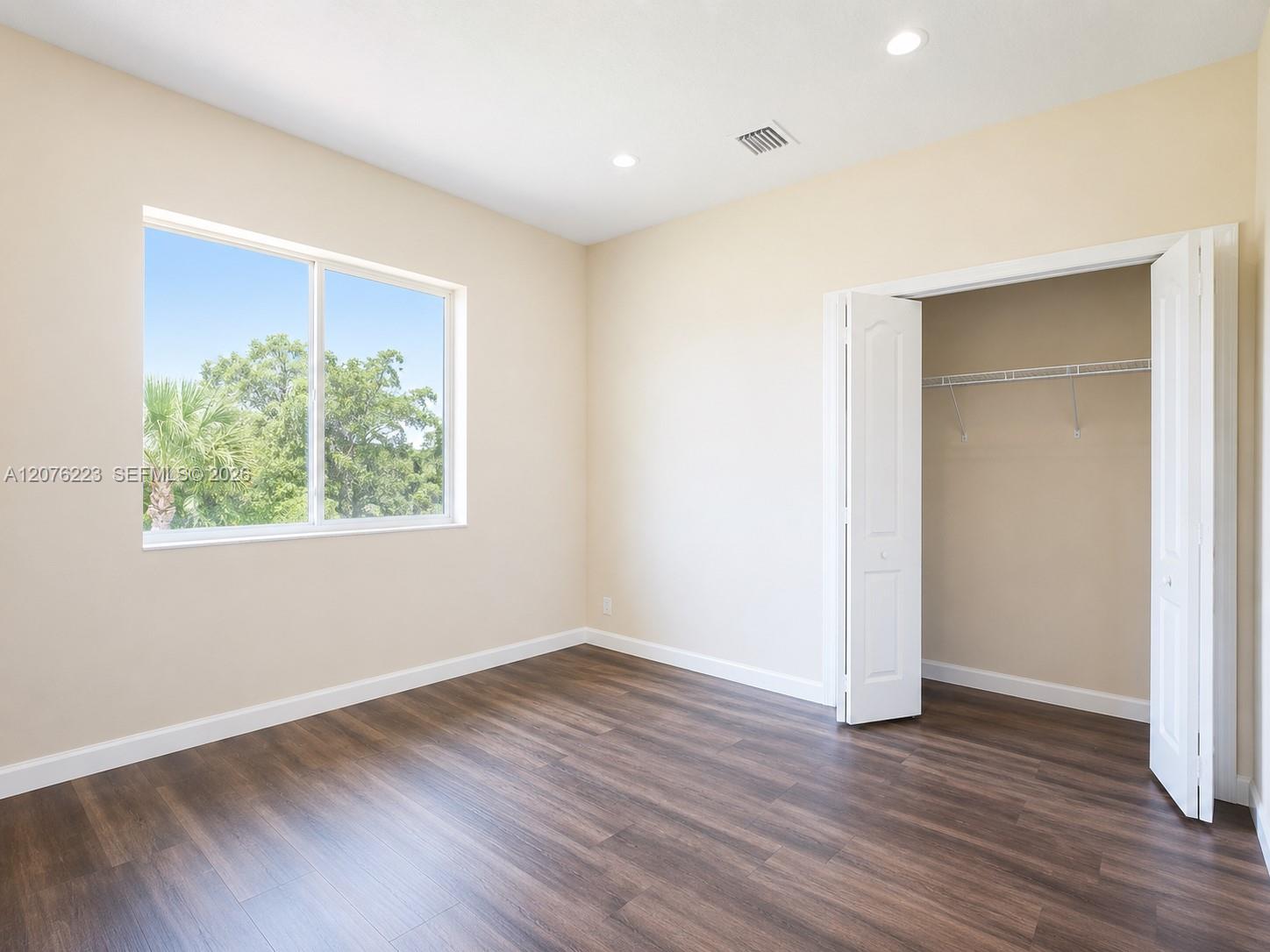 1109 Kraft Street Property Photo 23