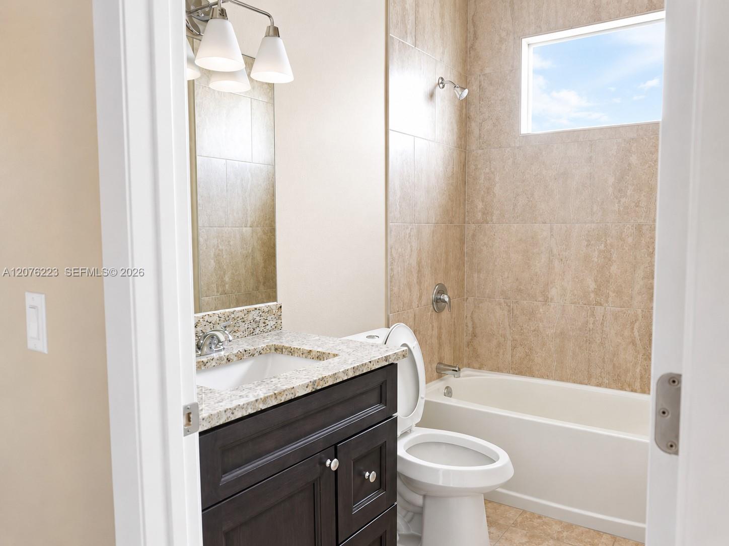 1109 Kraft Street Property Photo 25