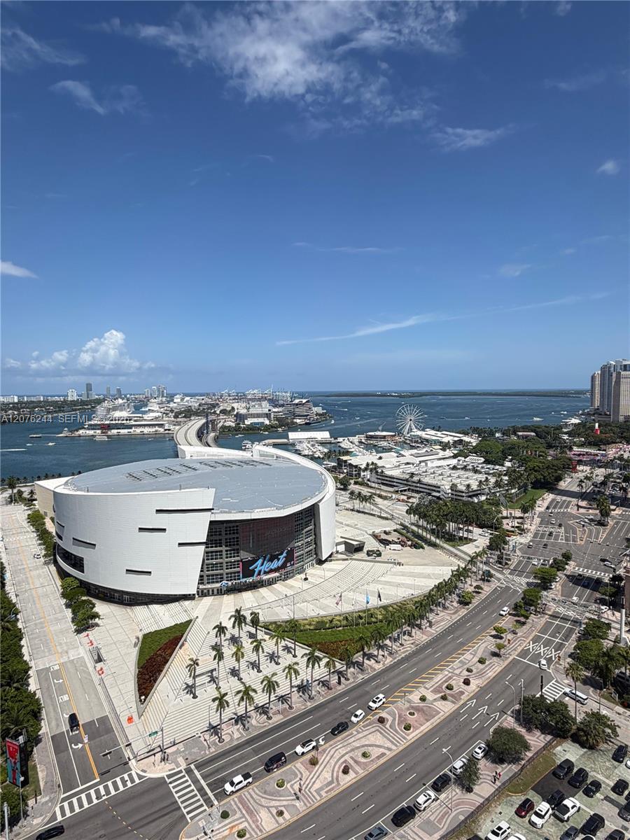 888 Biscayne Boulevard 2702 Property Photo 1