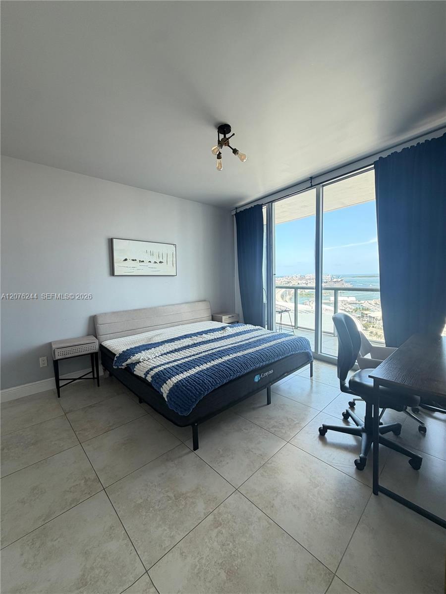 888 Biscayne Boulevard 2702 Property Photo 7