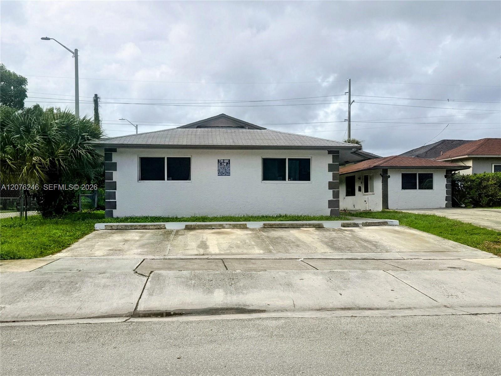 2500 Franklin Drive Property Photo 1