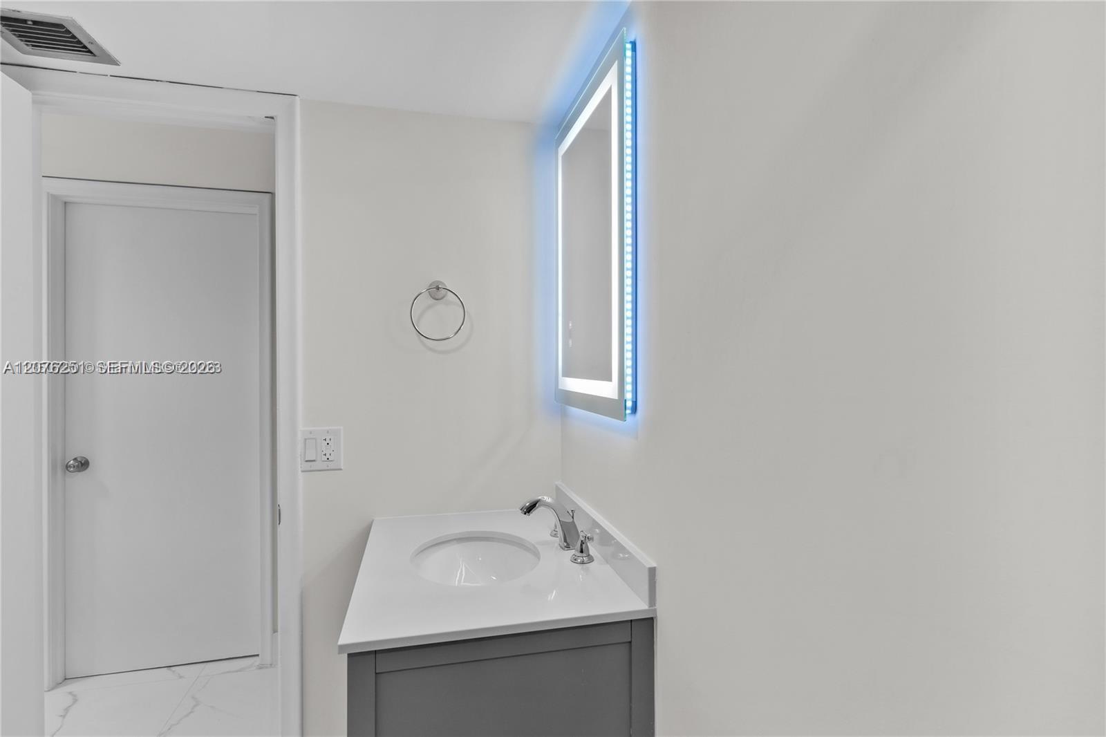 740 S Federal Highway 209 Property Photo 24