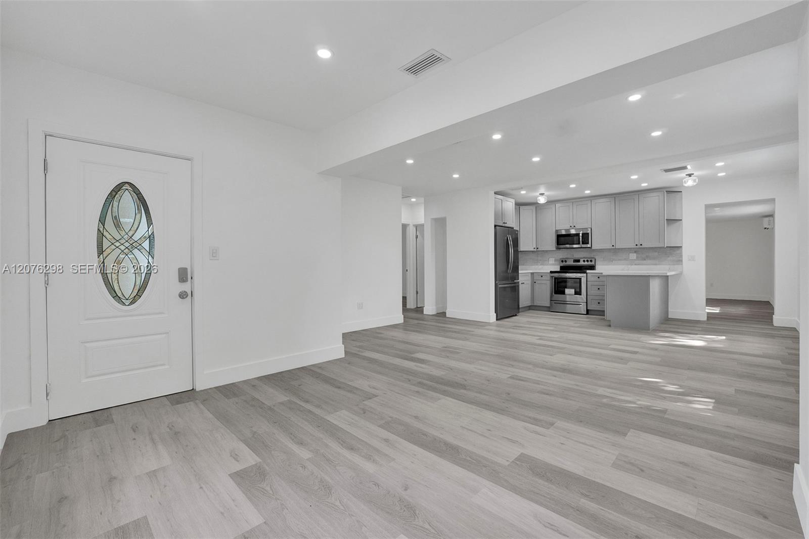A12076298 Property Photo 3
