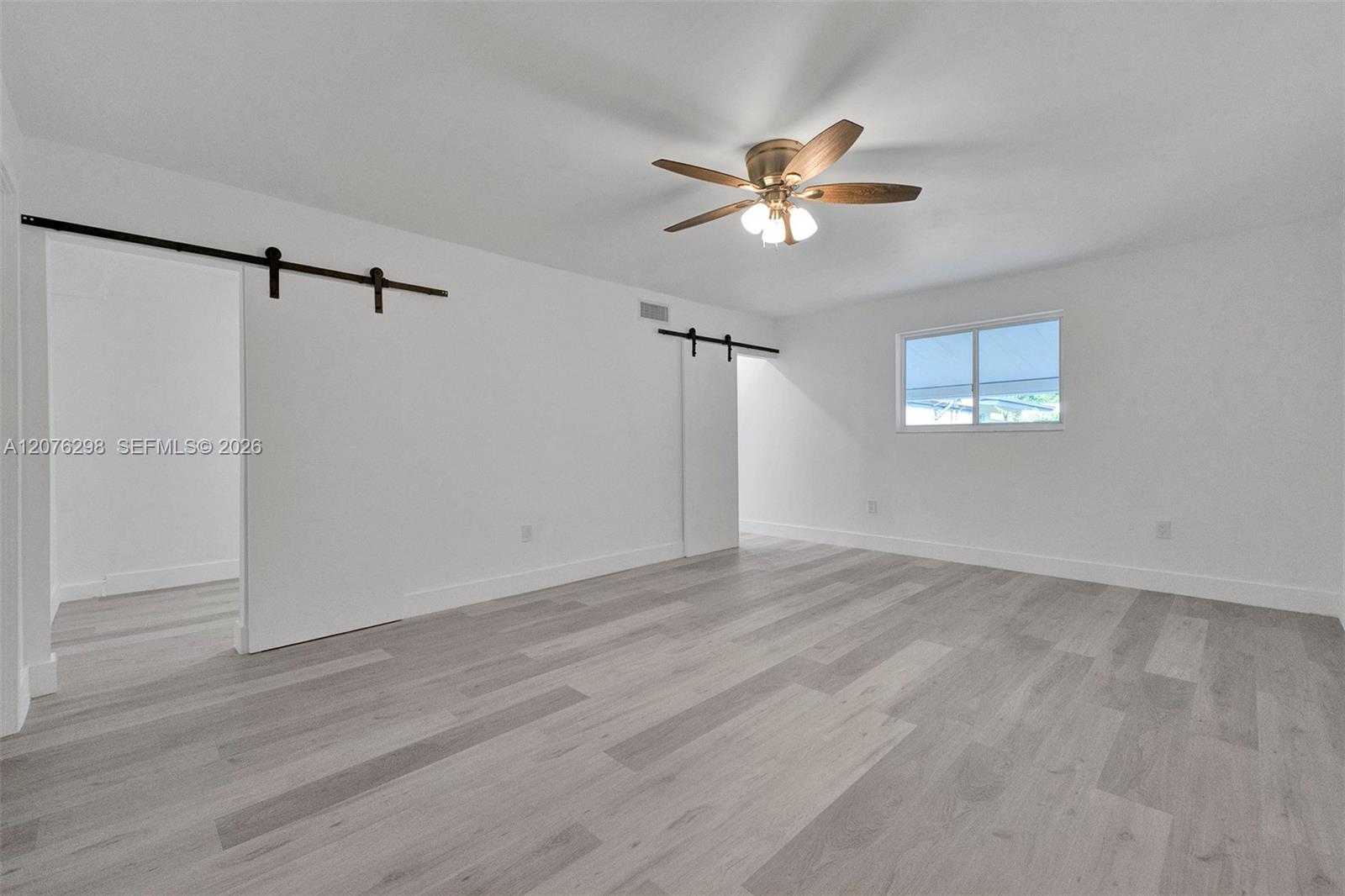 A12076298 Property Photo 10