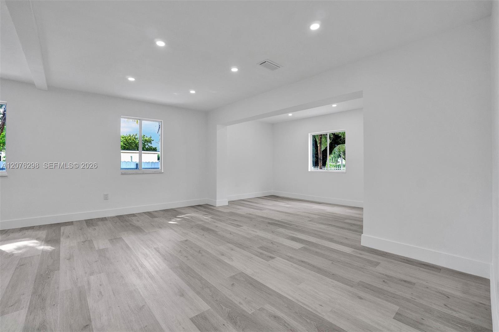 A12076298 Property Photo 11