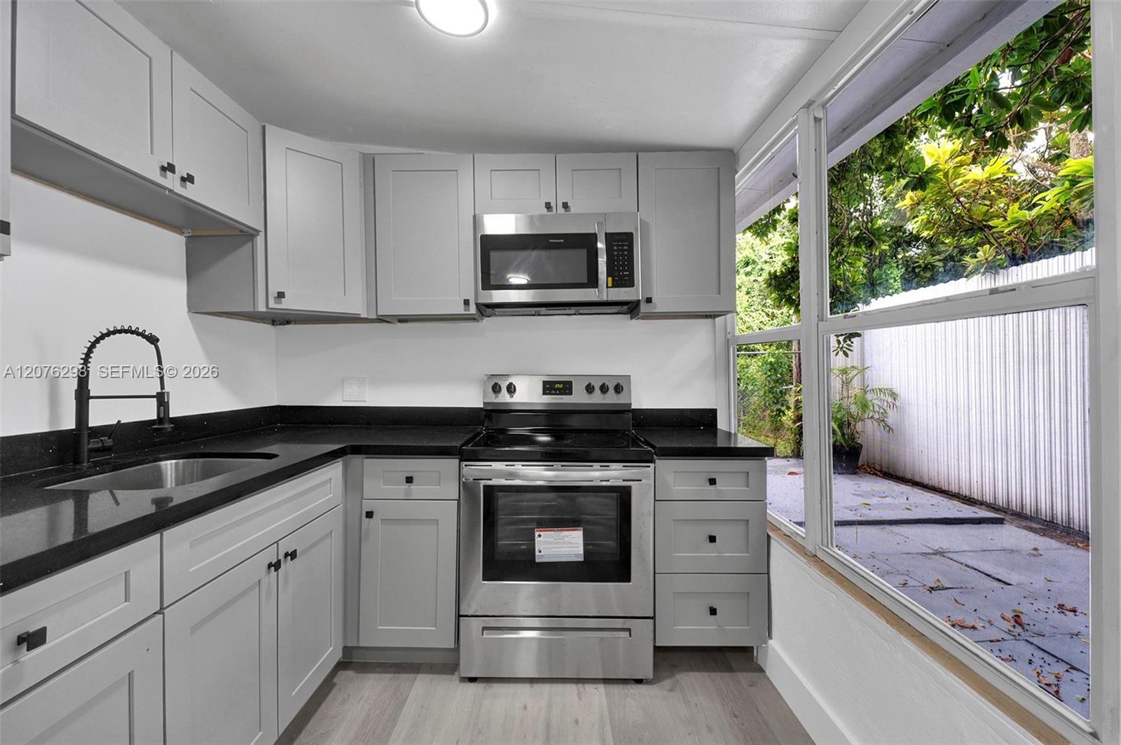 A12076298 Property Photo 19