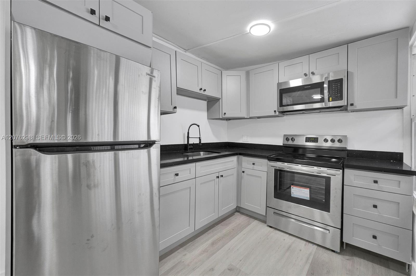 A12076298 Property Photo 20