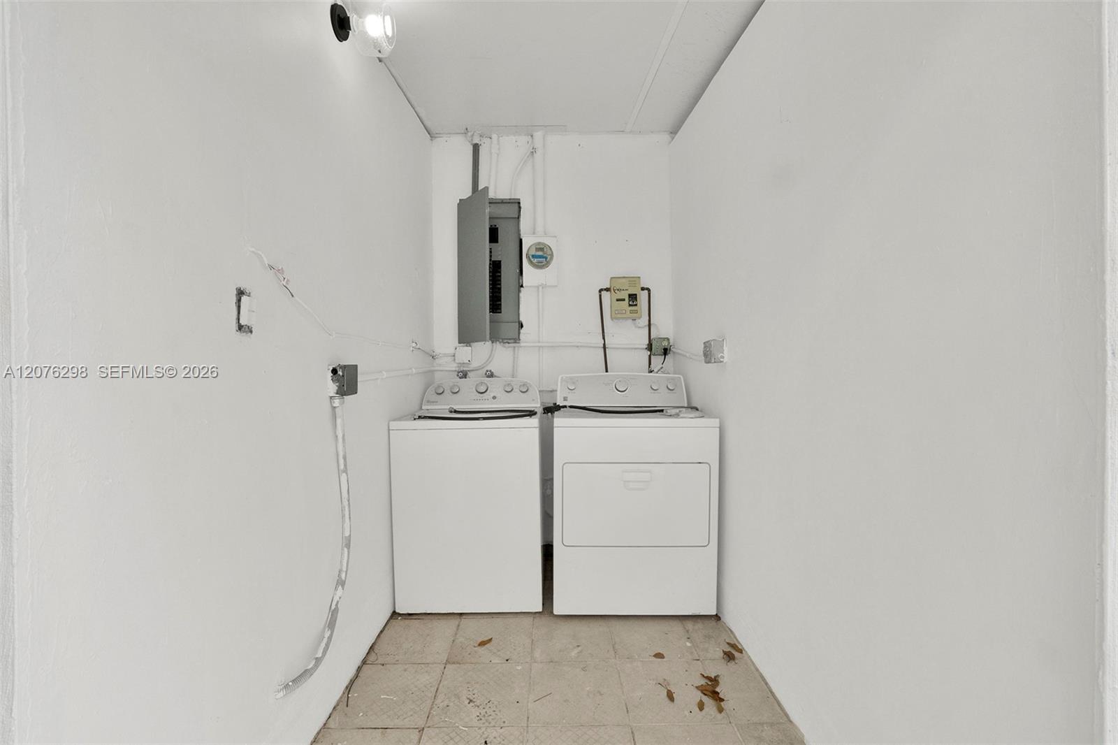 A12076298 Property Photo 23