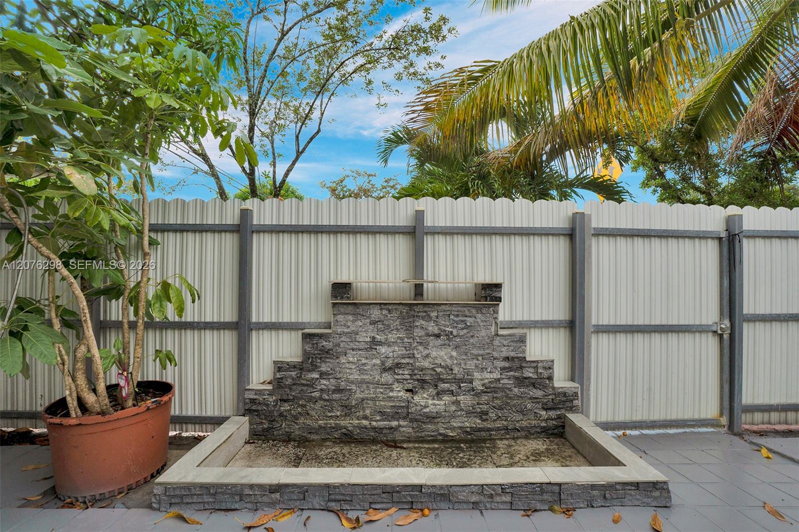 A12076298 Property Photo 30