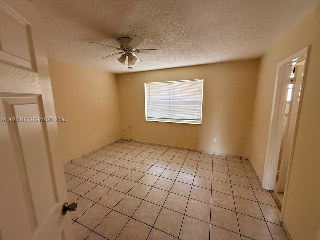 1154 W 35th Street 223 Property Photo 8