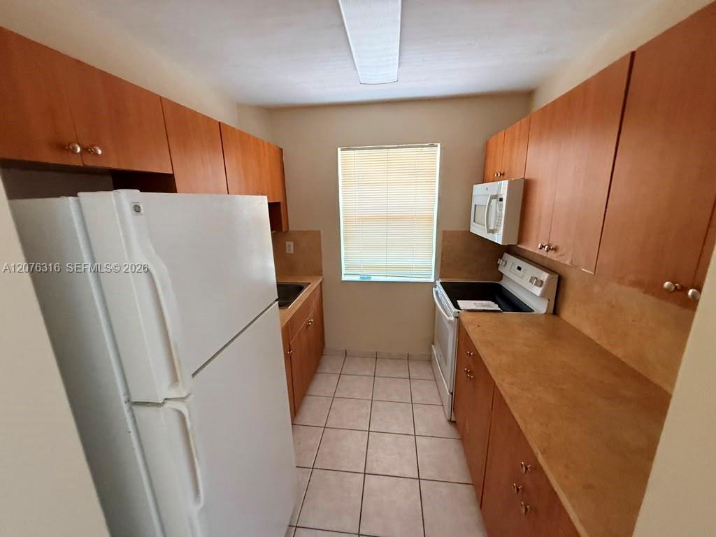 1154 W 35th Street 223 Property Photo 10