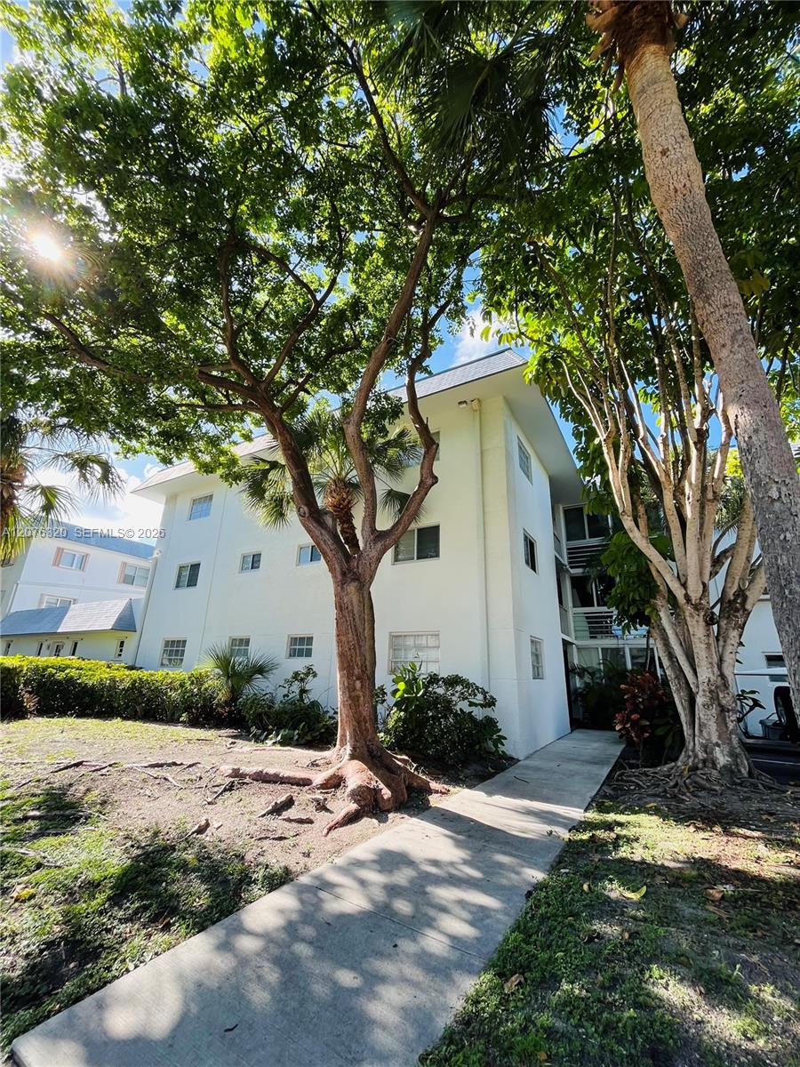251 Galen Drive 101e Property Photo 4
