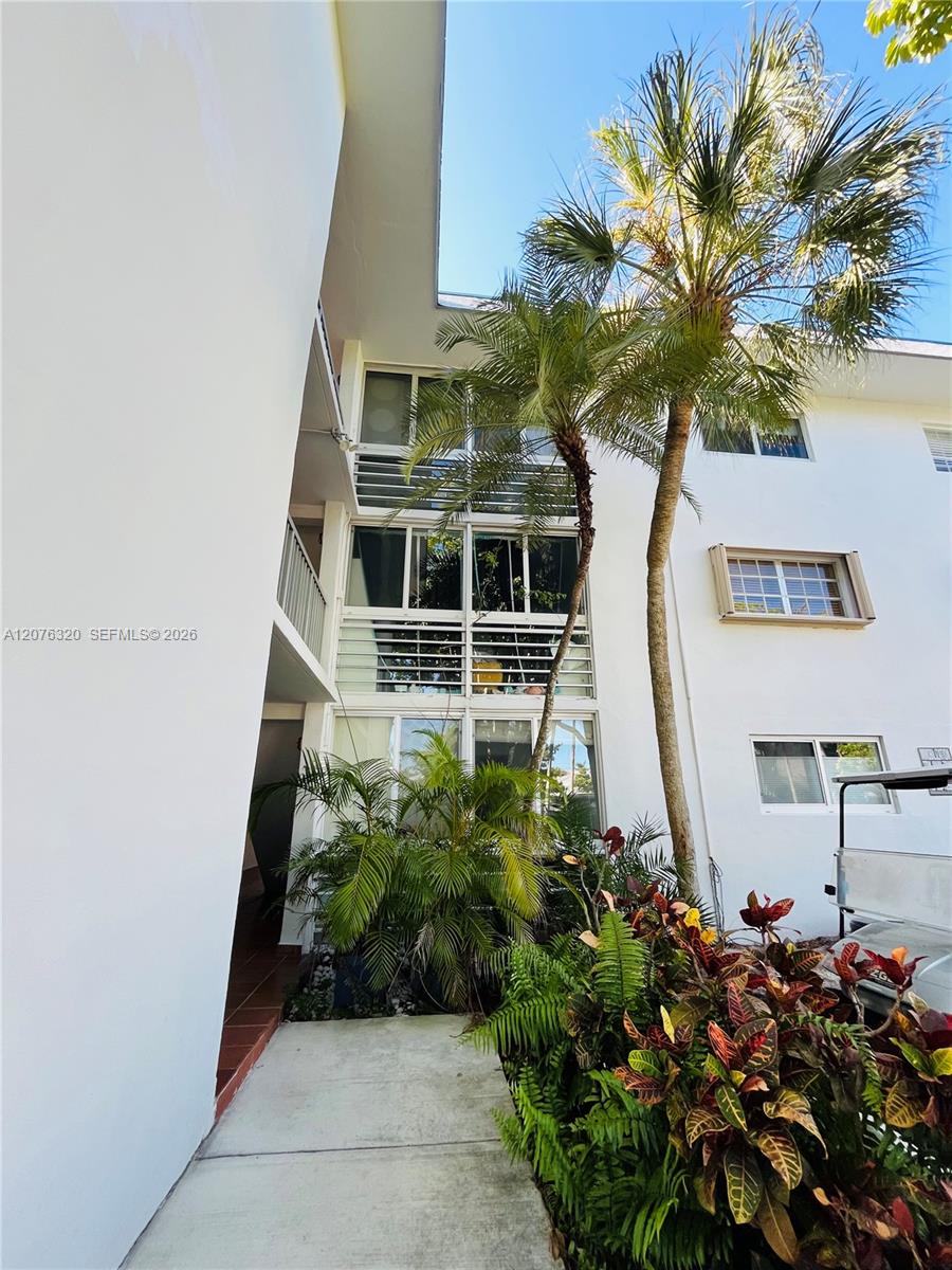 251 Galen Drive 101e Property Photo 5