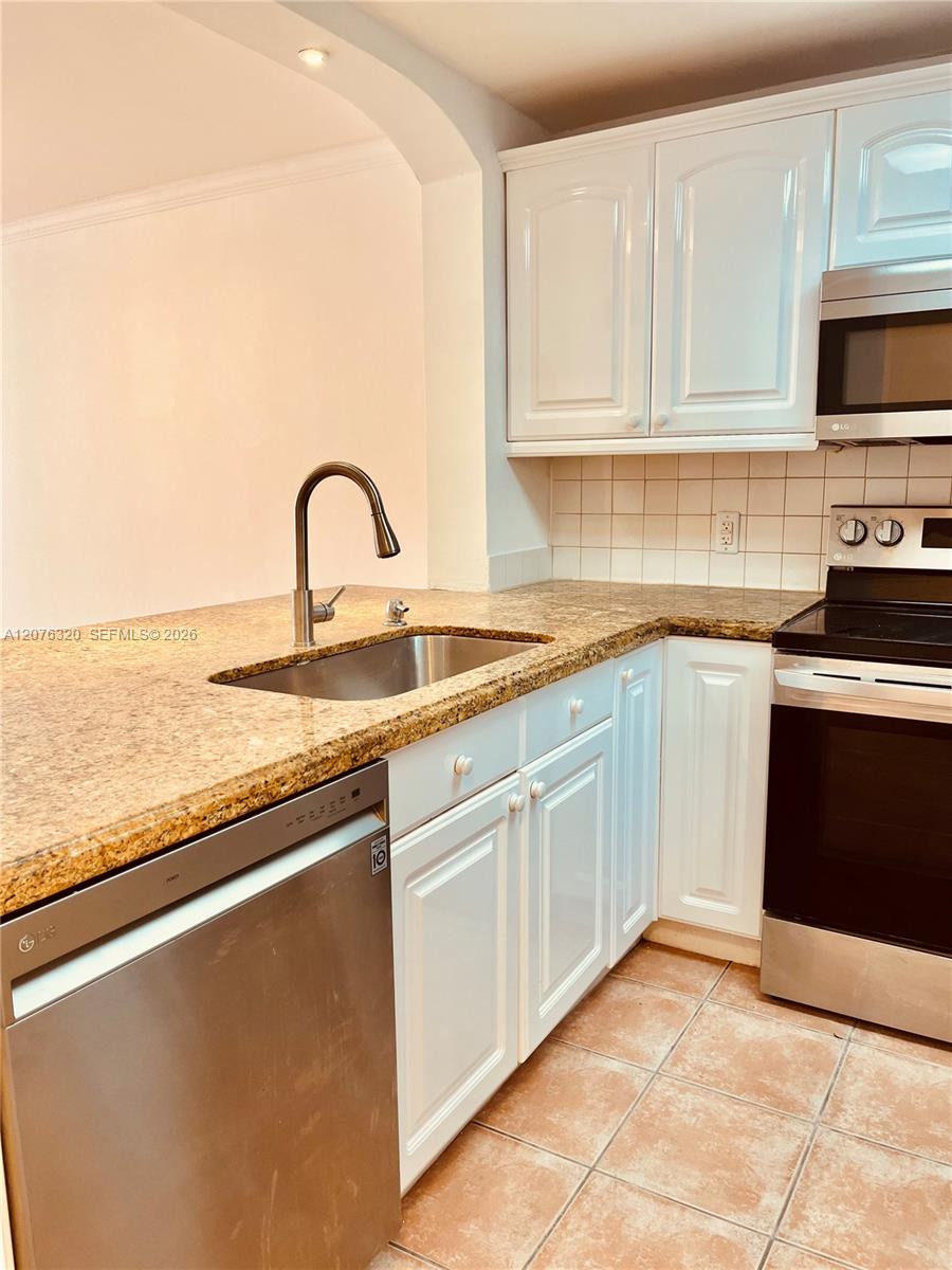 251 Galen Drive 101e Property Photo 15
