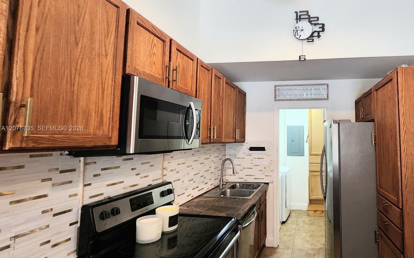 A12076335 Property Photo 4