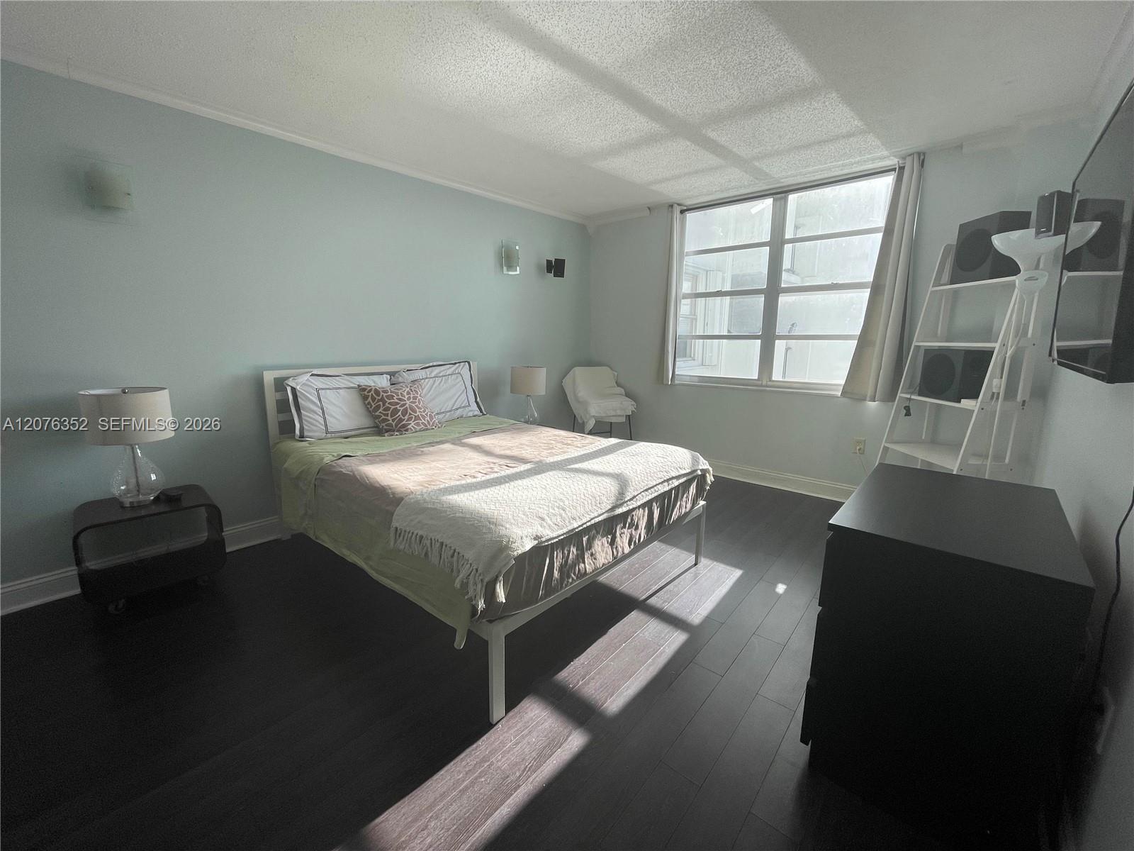 A12076352 Property Photo 3