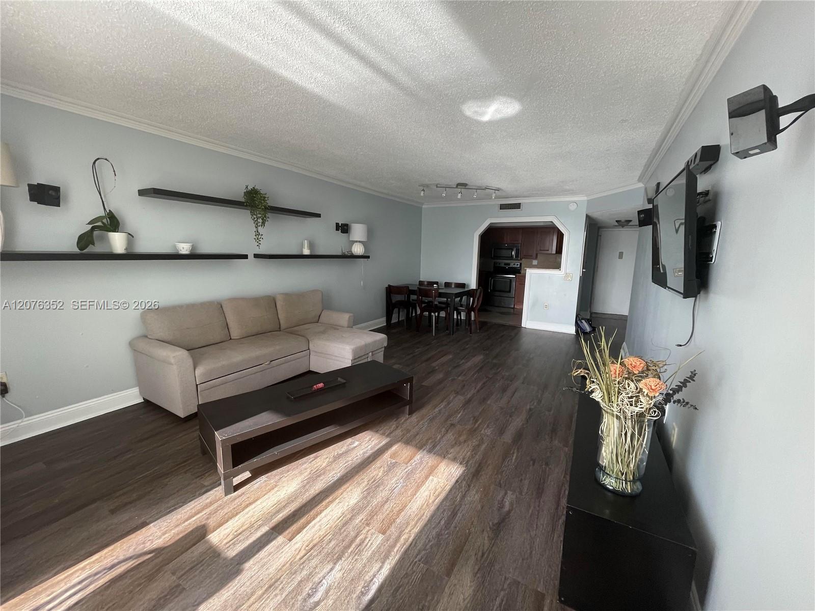 A12076352 Property Photo 4