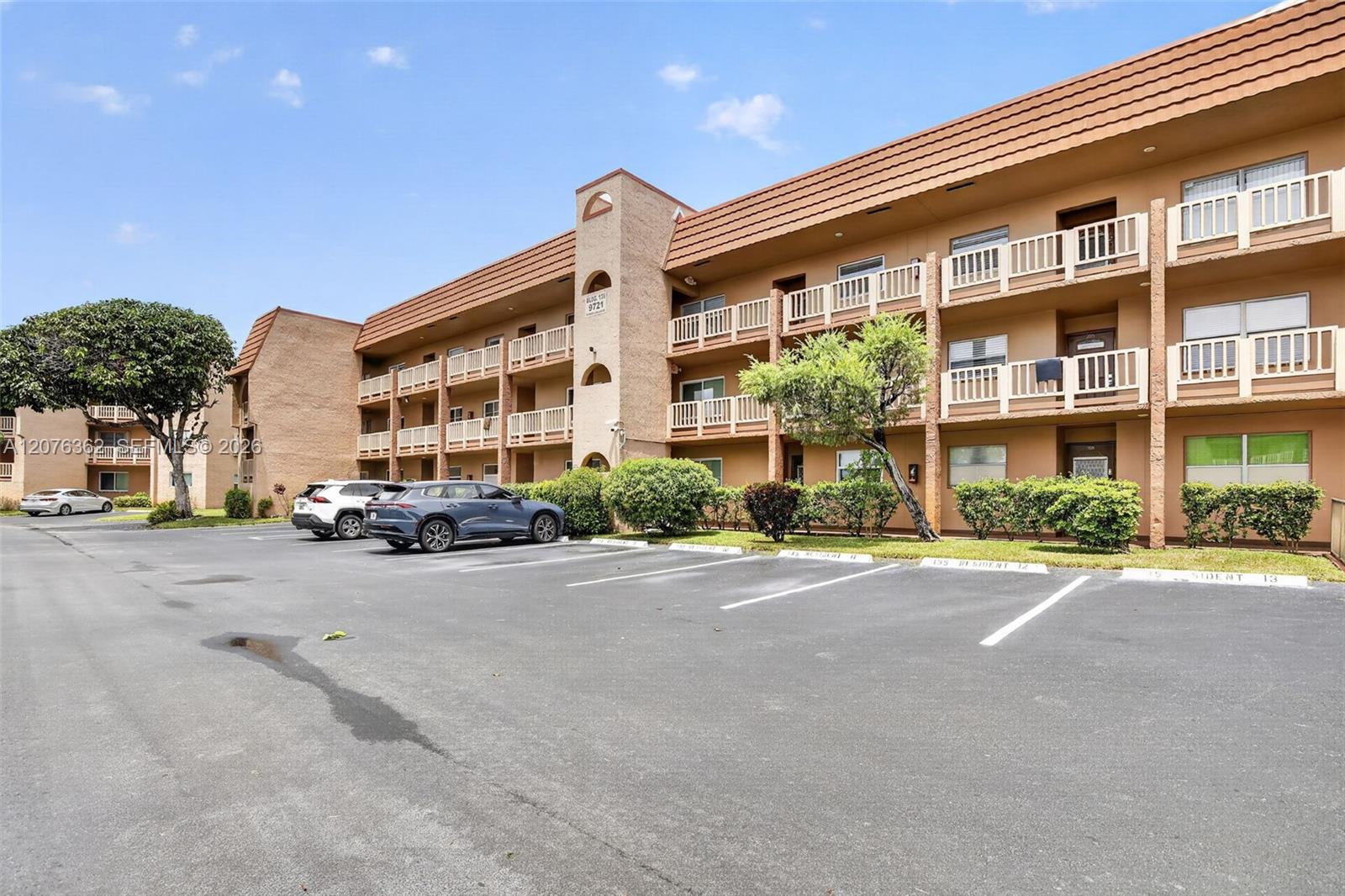9721 Sunrise Lakes Boulevard 102 Property Photo 1