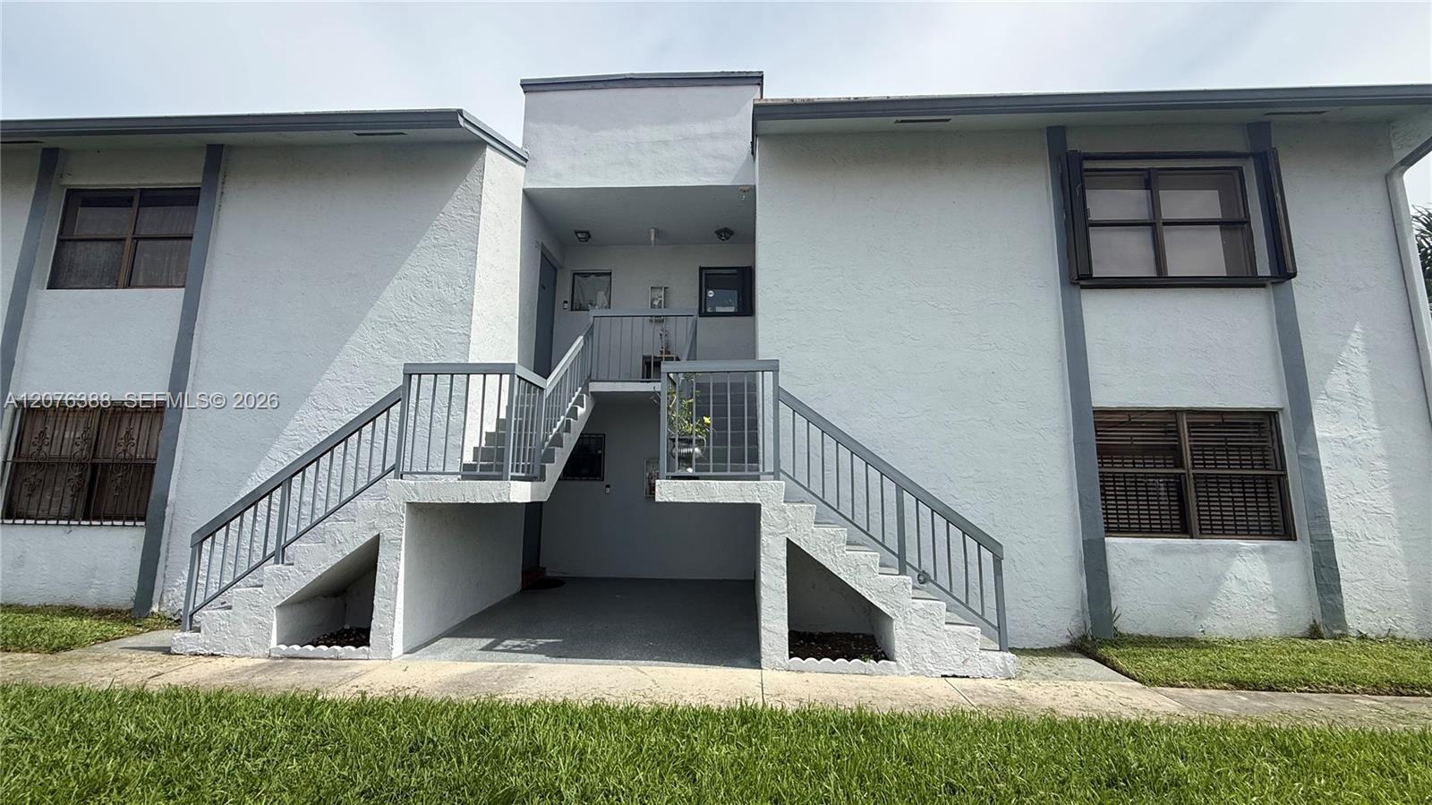 2750 W 63rd Place 12-24 Property Photo 16