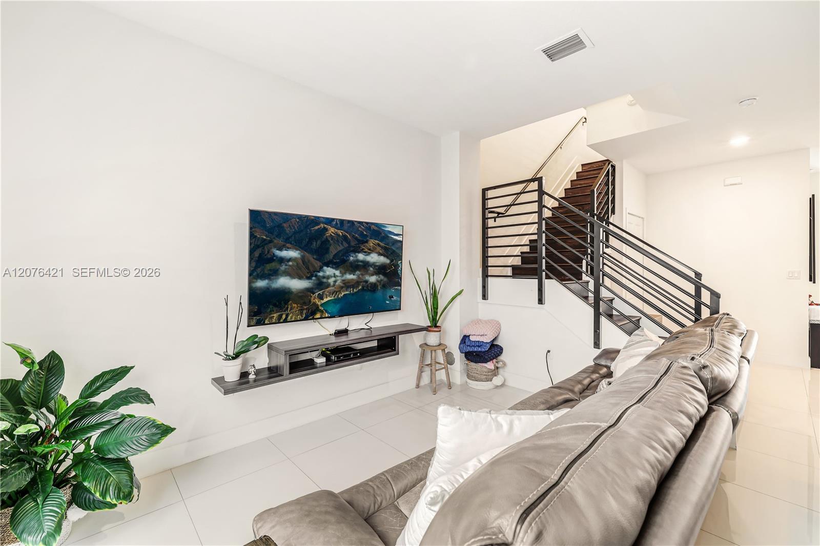 519 Sw 91st Place Property Photo 17