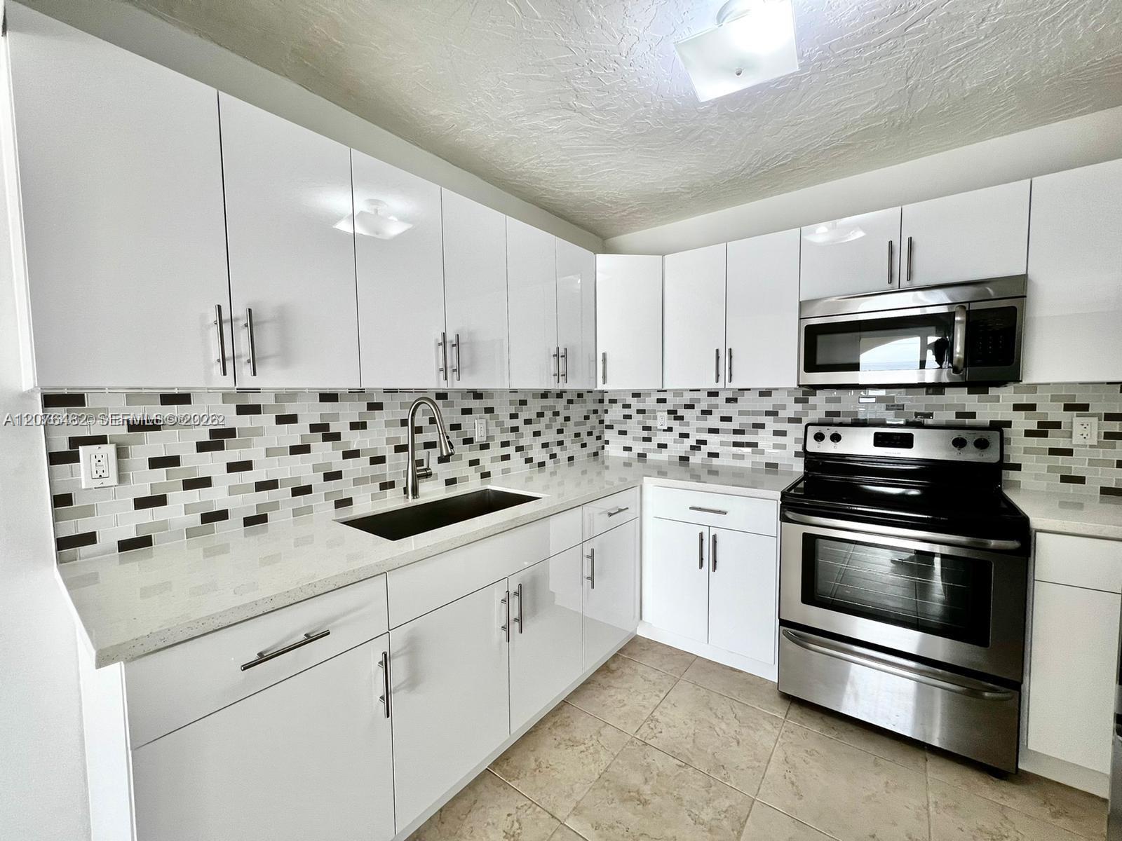 7010 NW 186th Street 5-506 Property Photo 1