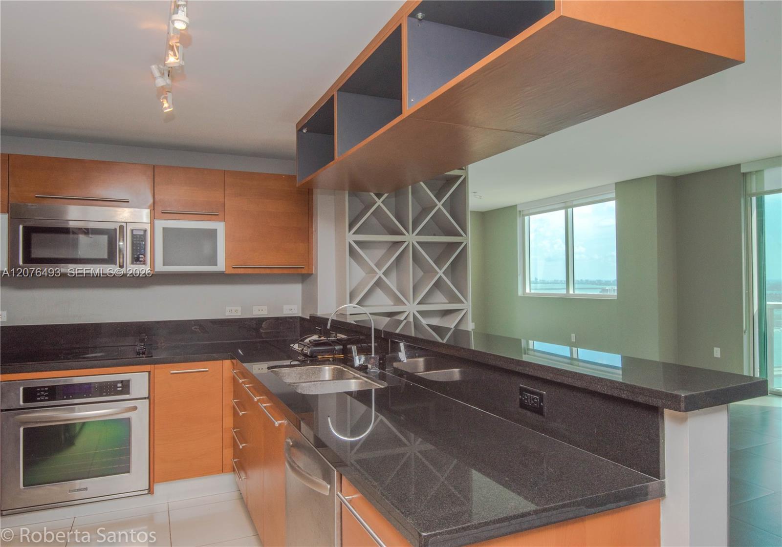 244 Biscayne Boulevard 3802 Property Photo 5